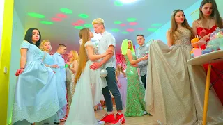 New Year's PROM at the cheerleading school! What a wish did Diana make for the New Year?